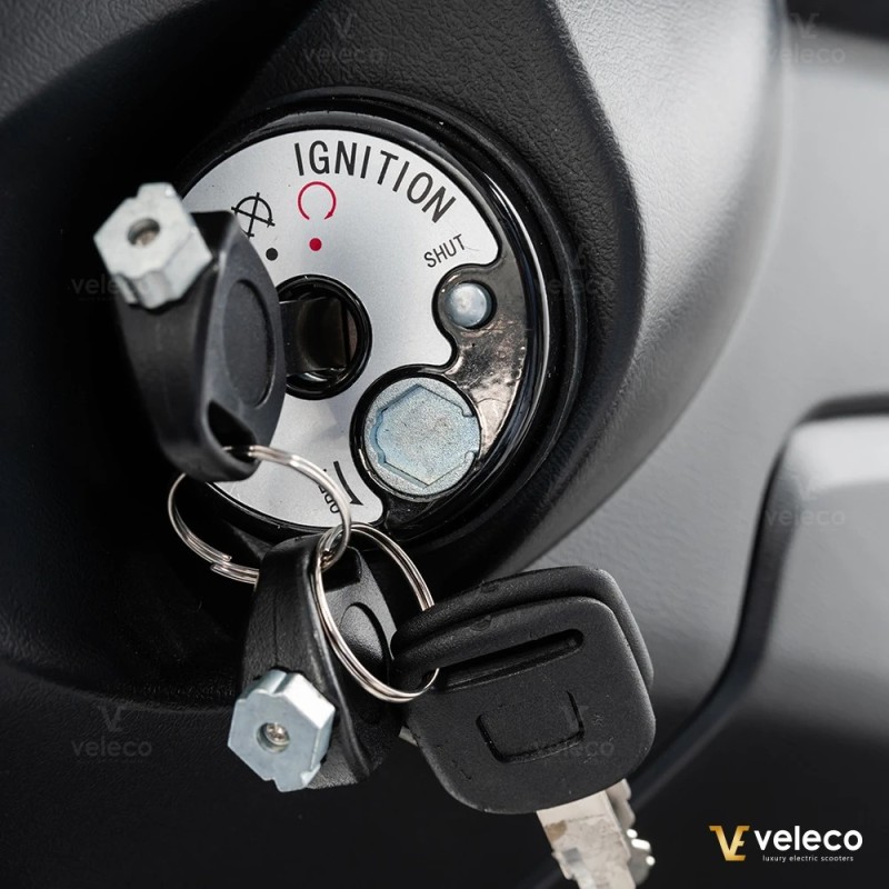 Veleco CRISTAL: scooter elettrico a tre ruote con illuminazione LED completa