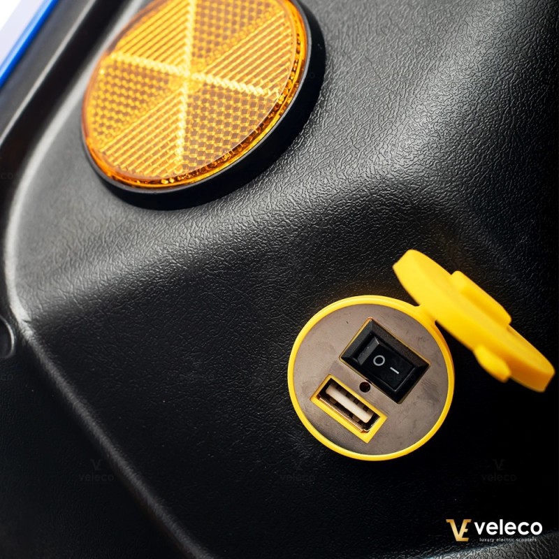 Veleco FASTER: scooter di mobilità a 4 ruote con design ace