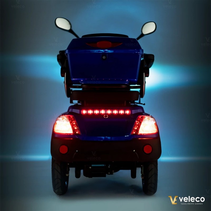 Veleco FASTER: scooter di mobilità a 4 ruote con design ace