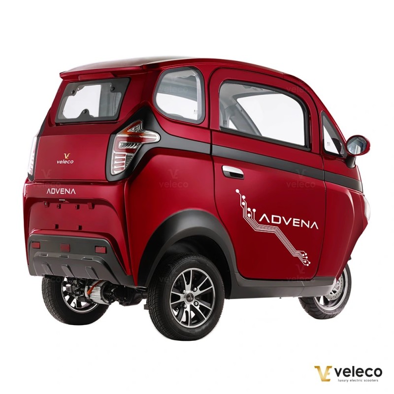 Veleco ADVENA: ciclomotore elettrico chiuso a 2 posti tipo auto