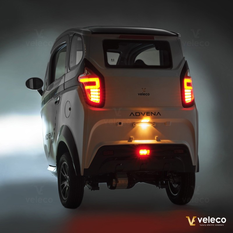 Veleco ADVENA: ciclomotore elettrico chiuso a 2 posti tipo auto