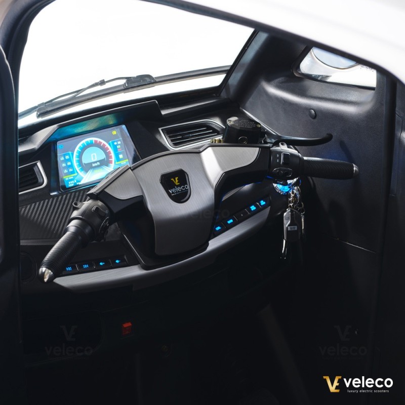 Veleco ADVENA: ciclomotore elettrico chiuso a 2 posti tipo auto