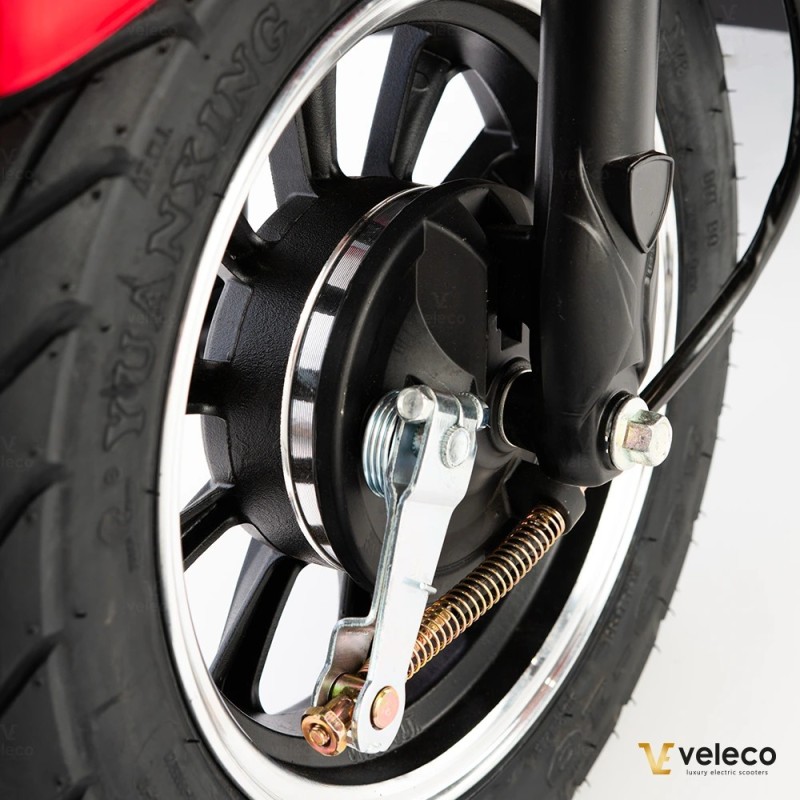 Veleco DRACO: scooter a 3 ruote con equipaggiamento supplementare